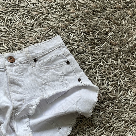 ONE x ONE TEASPOON Short White Women's Sz 23 US - Picture 3 of 7